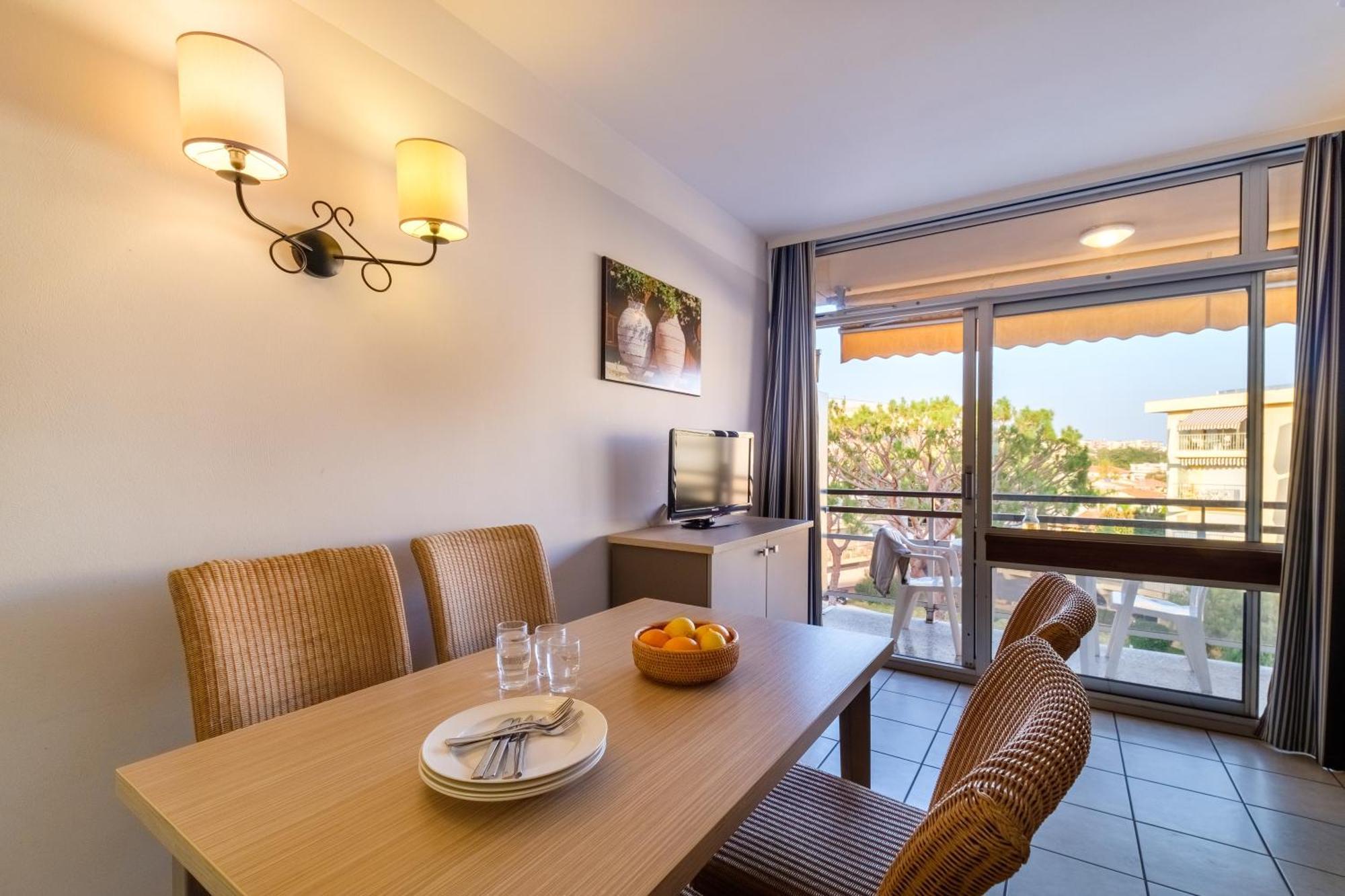 Residence Heliotel Marine Saint-Laurent-du-Var Eksteriør bilde